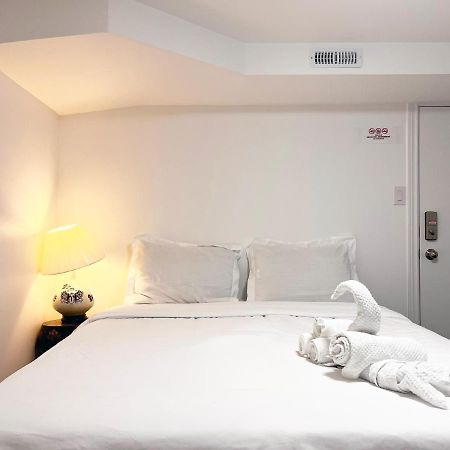 Simple & Tidy Private Rooms Торонто Экстерьер фото