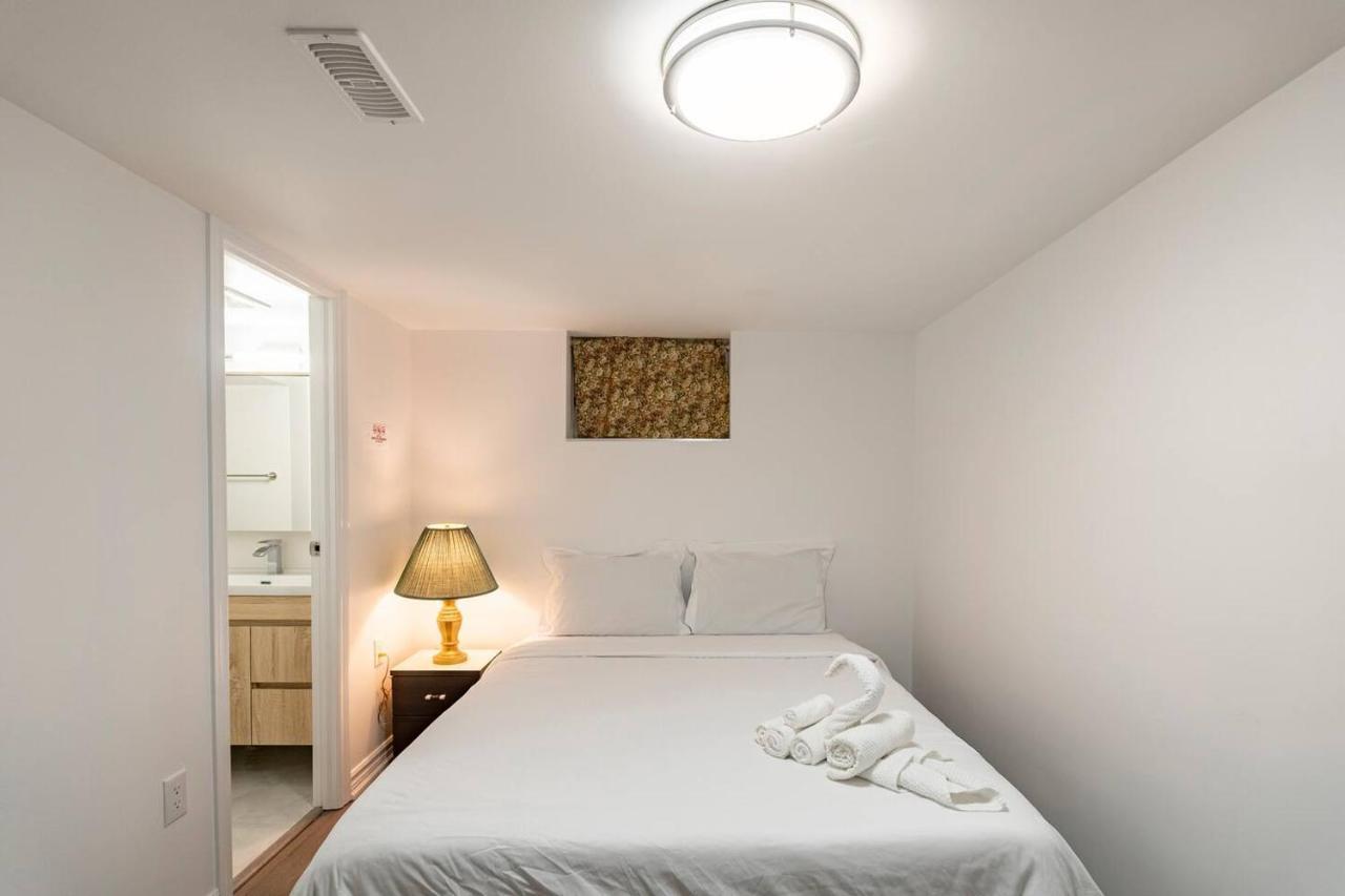 Simple & Tidy Private Rooms Торонто Экстерьер фото