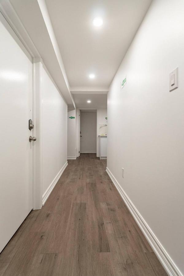 Simple & Tidy Private Rooms Торонто Экстерьер фото